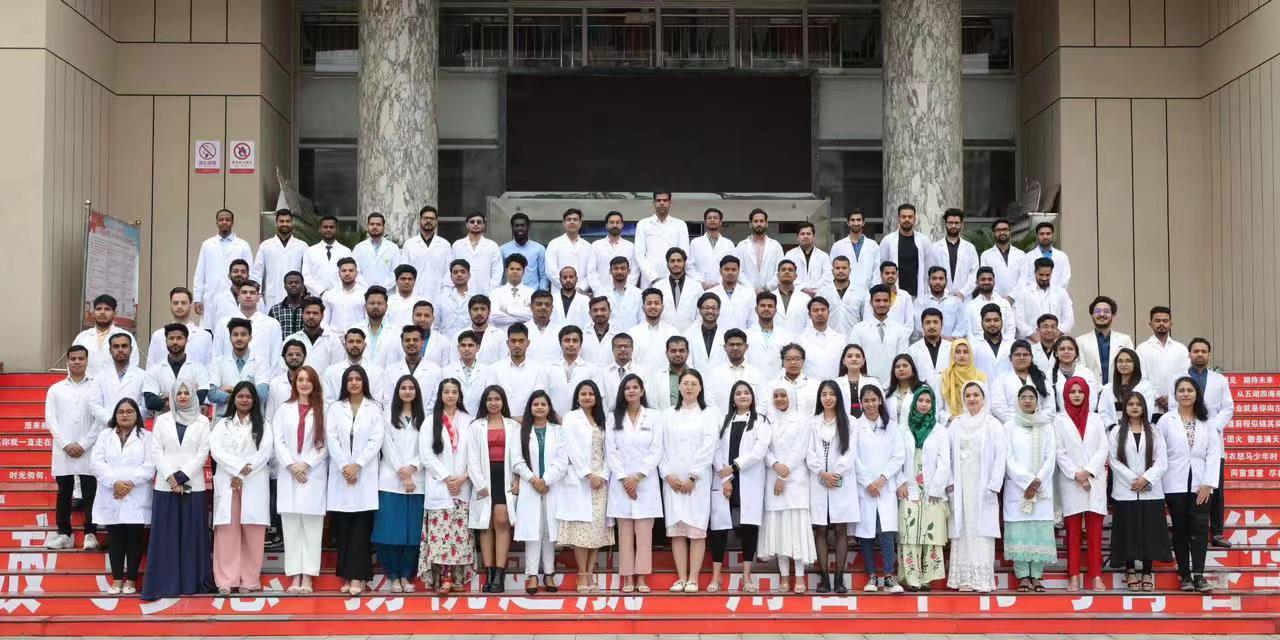 HUM International Students Group Photo – diverse medical student community