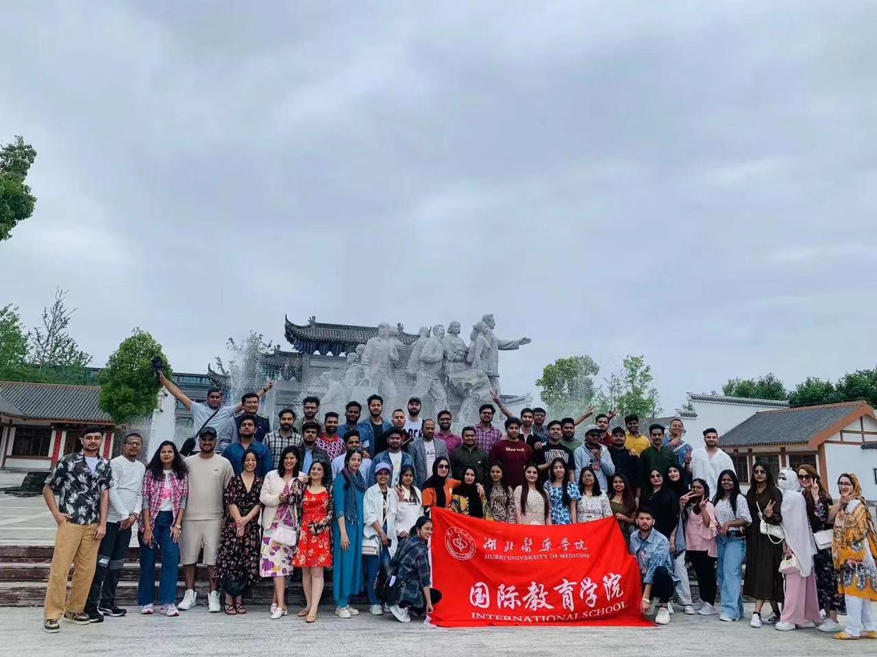 HUM group photo – international students at campus event